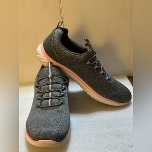 Woman’s athletic works Shoes size 10 W